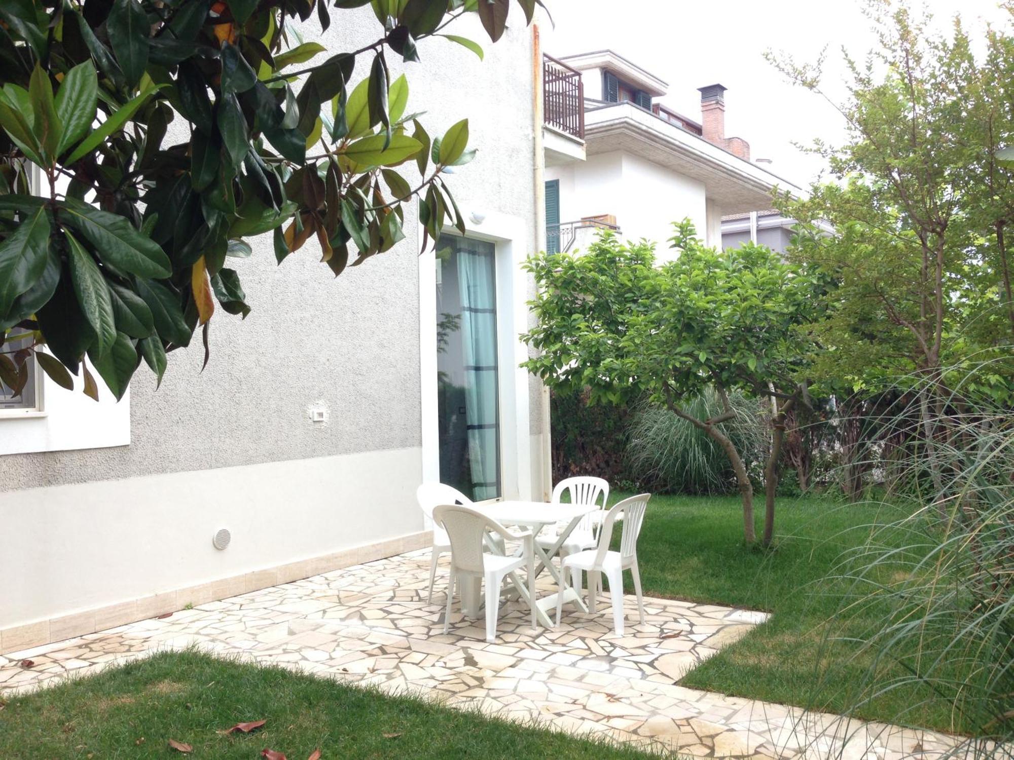 Loft 3, A 150 M Dal Mare, Pineto Centro Apartment Bagian luar foto