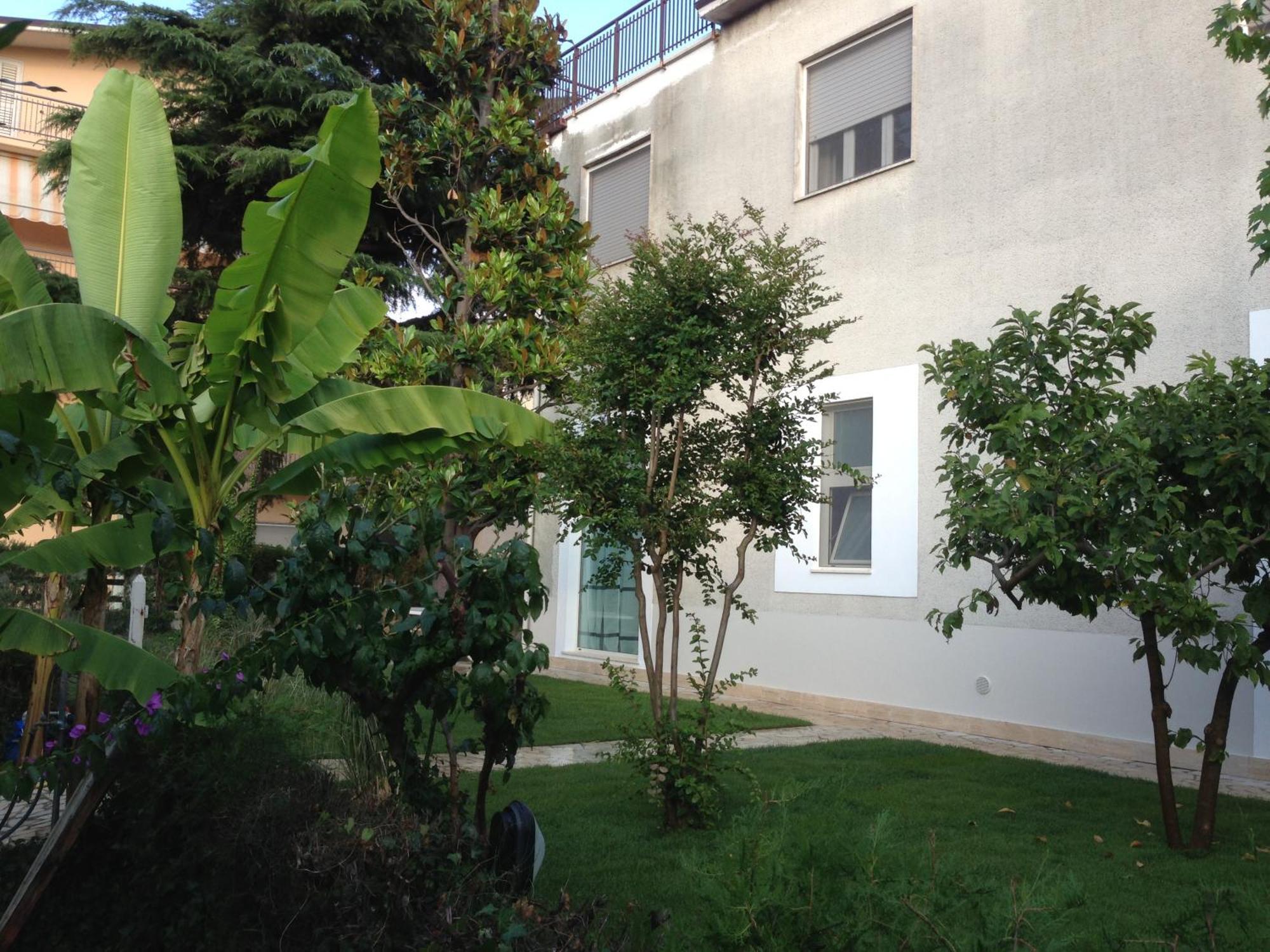 Loft 3, A 150 M Dal Mare, Pineto Centro Apartment Bagian luar foto